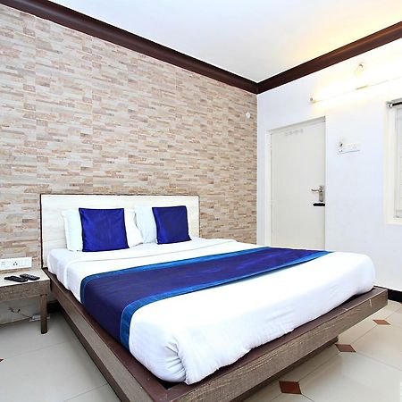 Hotel Pratham International Ооти Екстериор снимка