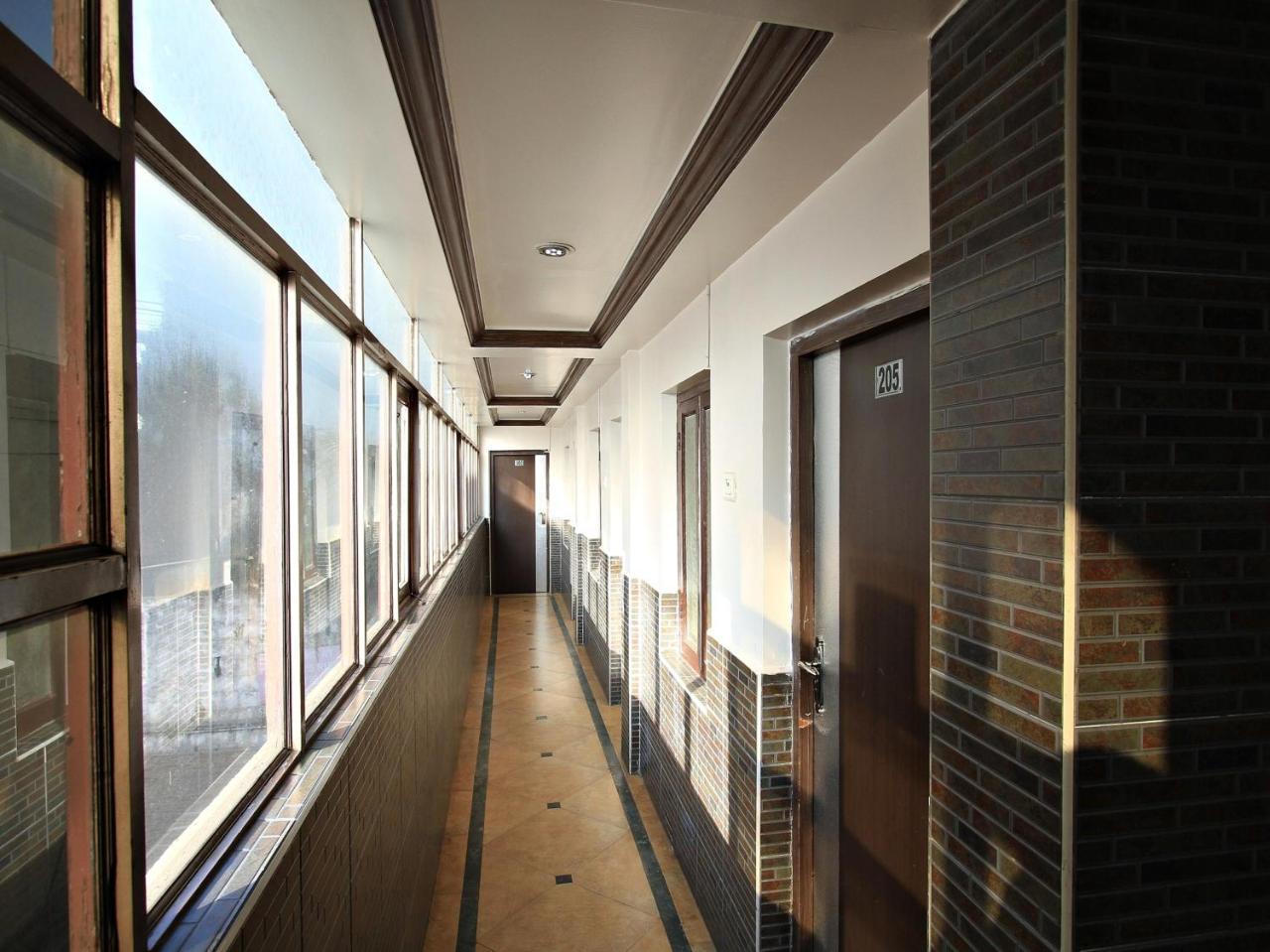Hotel Pratham International Ооти Екстериор снимка