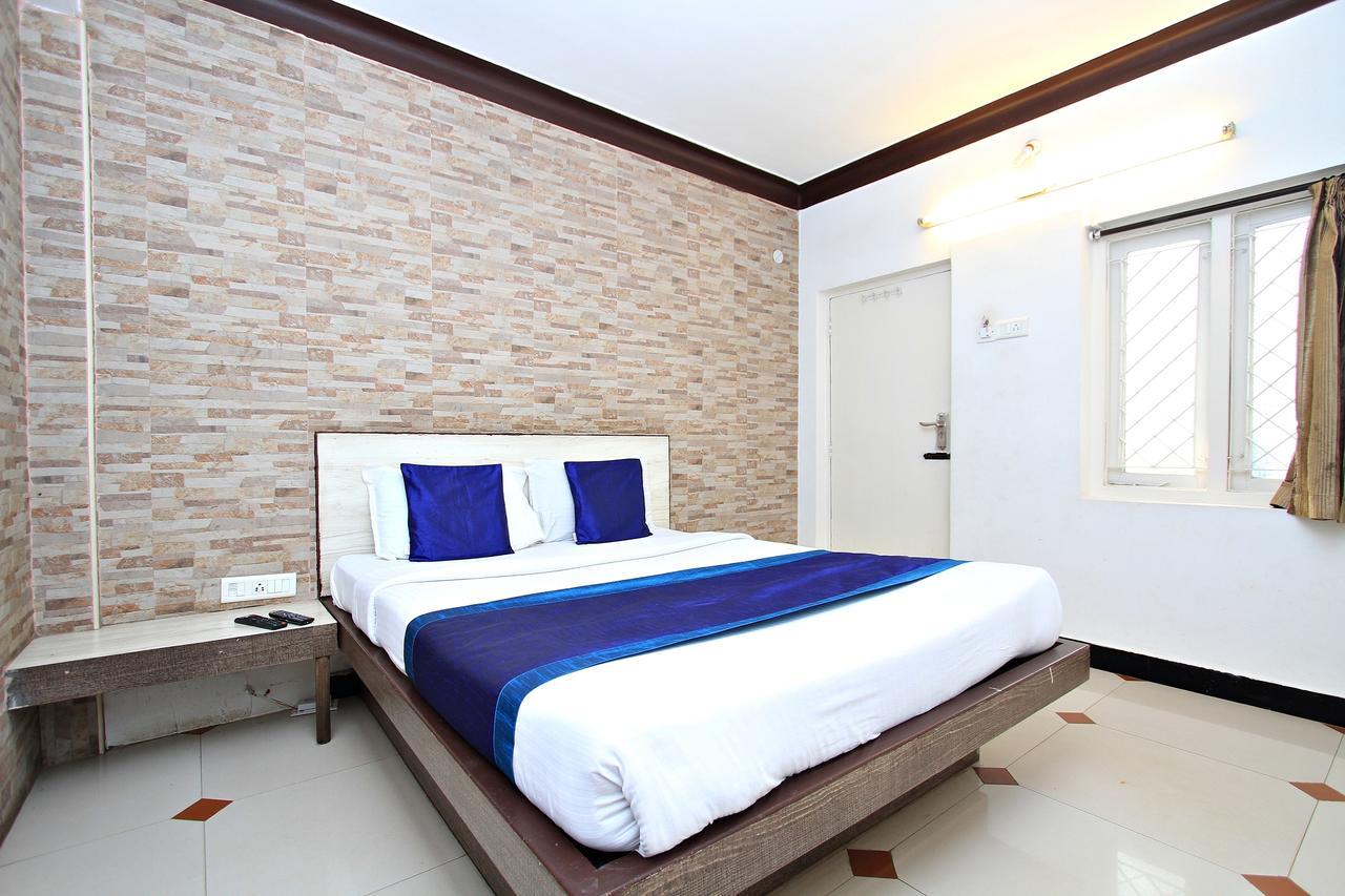 Hotel Pratham International Ооти Екстериор снимка