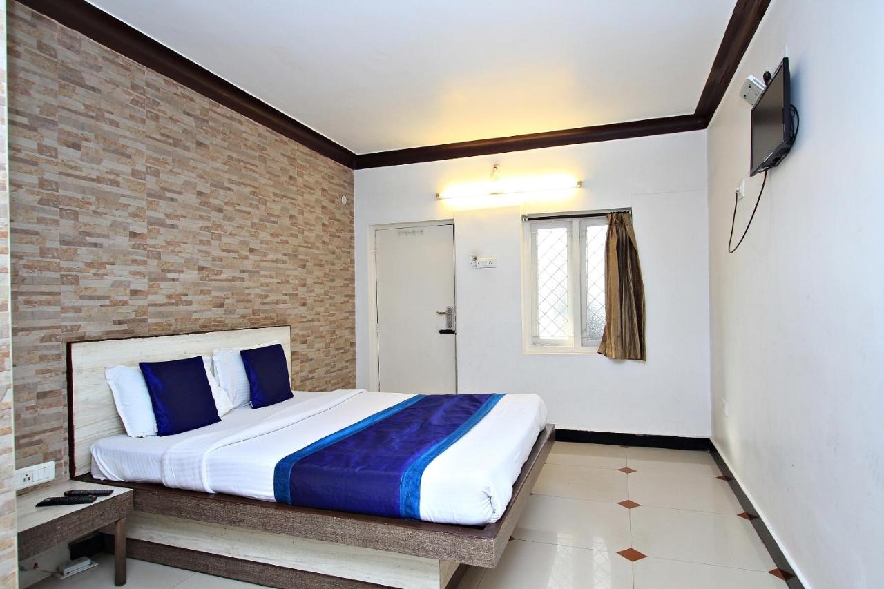 Hotel Pratham International Ооти Екстериор снимка