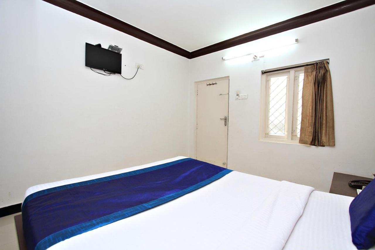 Hotel Pratham International Ооти Екстериор снимка