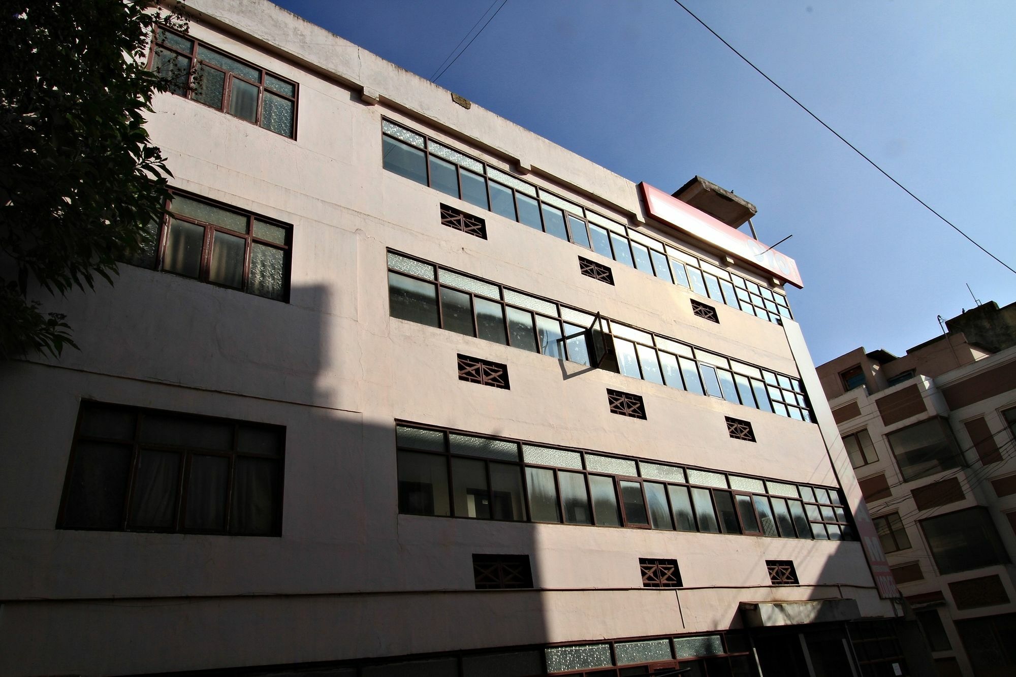 Hotel Pratham International Ооти Екстериор снимка